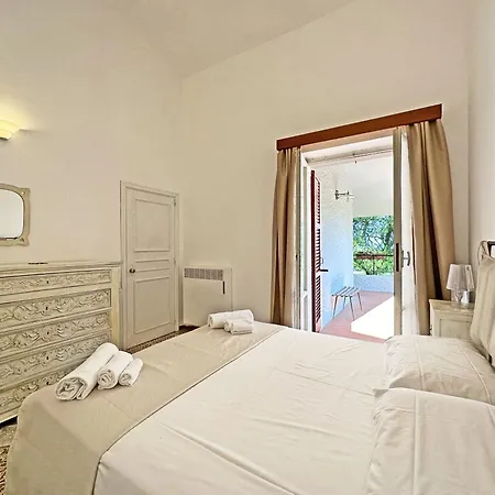 143 - Bianca Quadrilocale A Con Ampio Giardino Aria Condizionata E Wi-fi - Al White Club Inclusa