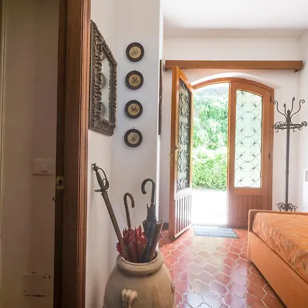 143 - Bianca Quadrilocale A Con Ampio Giardino Aria Condizionata E Wi-fi - Al White Club Inclusa Marcelli